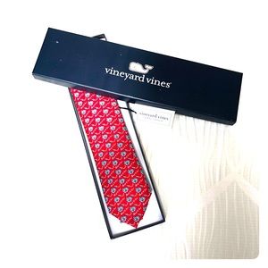 ✨ Vineyard Vines Red Tie✨